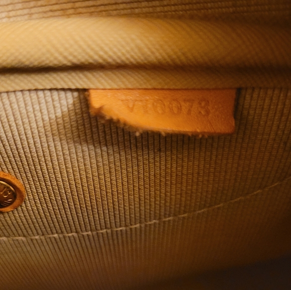 Auth Louis Vuitton Monogram Evasion Boston Travel Bag Hand Bag (Unisex) - Picture 4 of 16